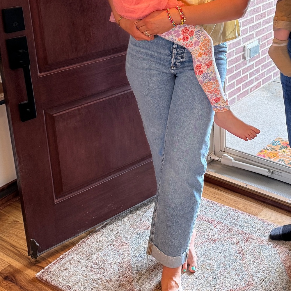 Universal Thread Light Blue High Rise Jeans - Picture 4 of 4